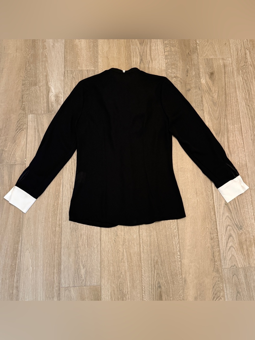 Black & White Lace-Trim Ruffle Front Women's Pirate Victorian Top with Pearls - Picture 5 of 6